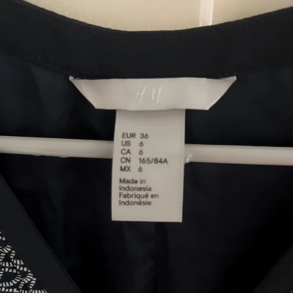 H&M Pattern Dress - Picture 3 of 3